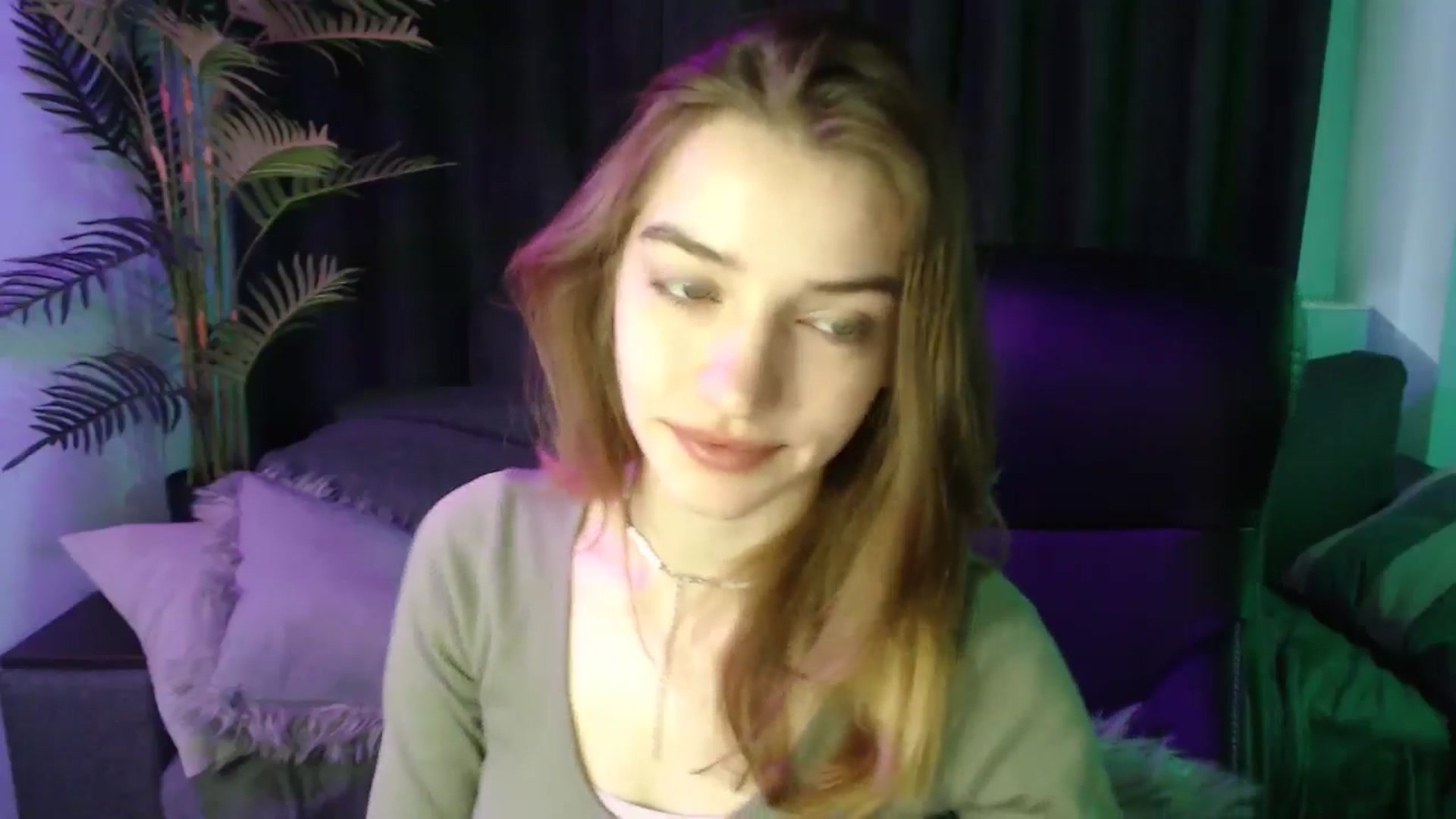 Gallery image thumbnail from LaraMinx's myfreecams stream on, 04/28/2026, 08:44 image 15 of 20