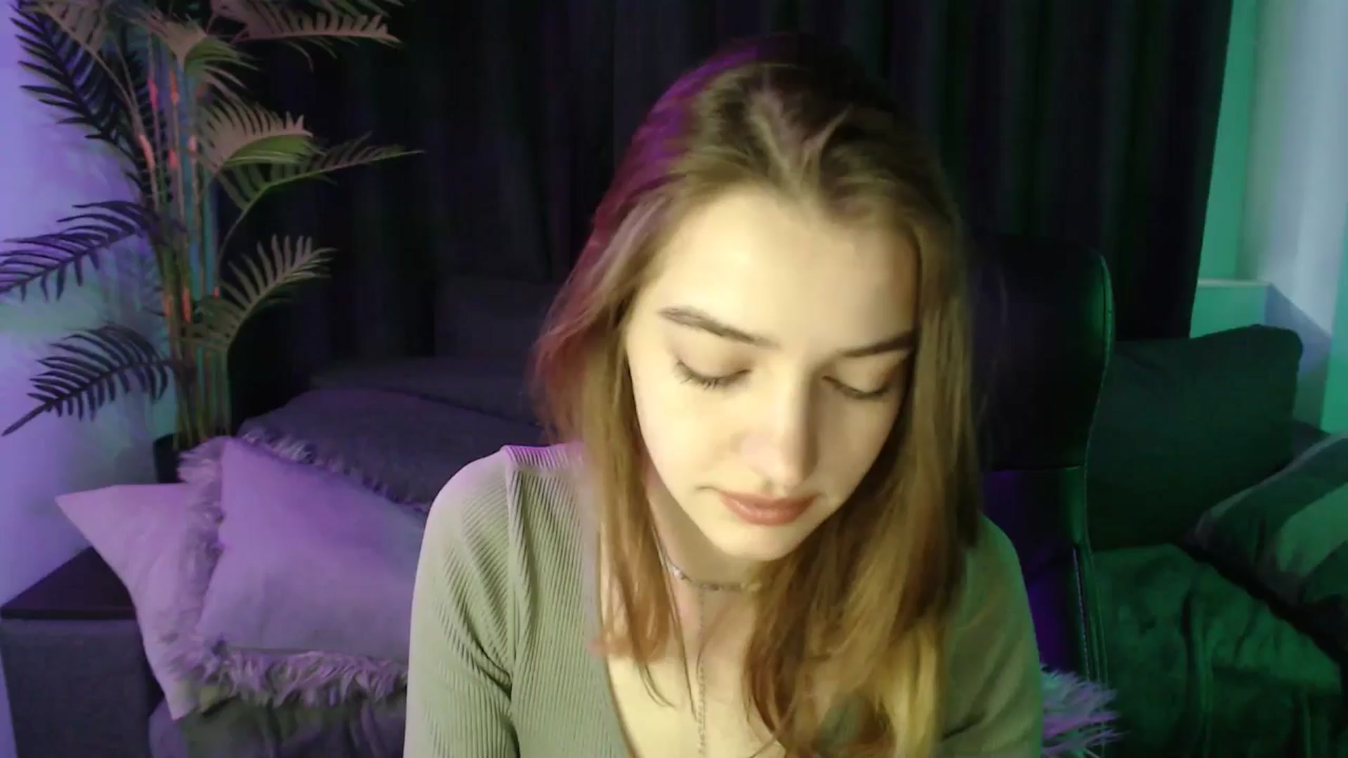 Gallery image thumbnail from LaraMinx's myfreecams stream on, 04/28/2026, 08:44 image 16 of 20