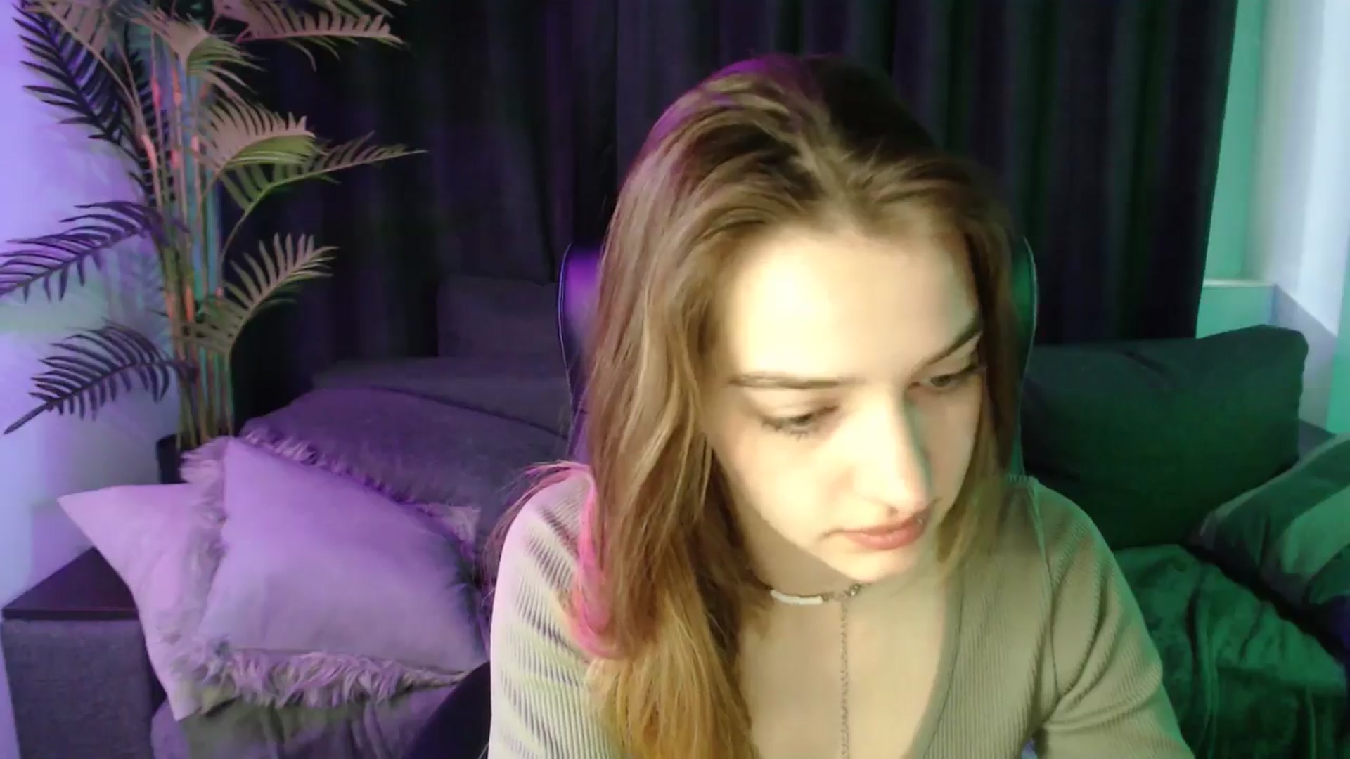 Gallery image thumbnail from LaraMinx's myfreecams stream on, 04/28/2026, 11:16 image 12 of 20