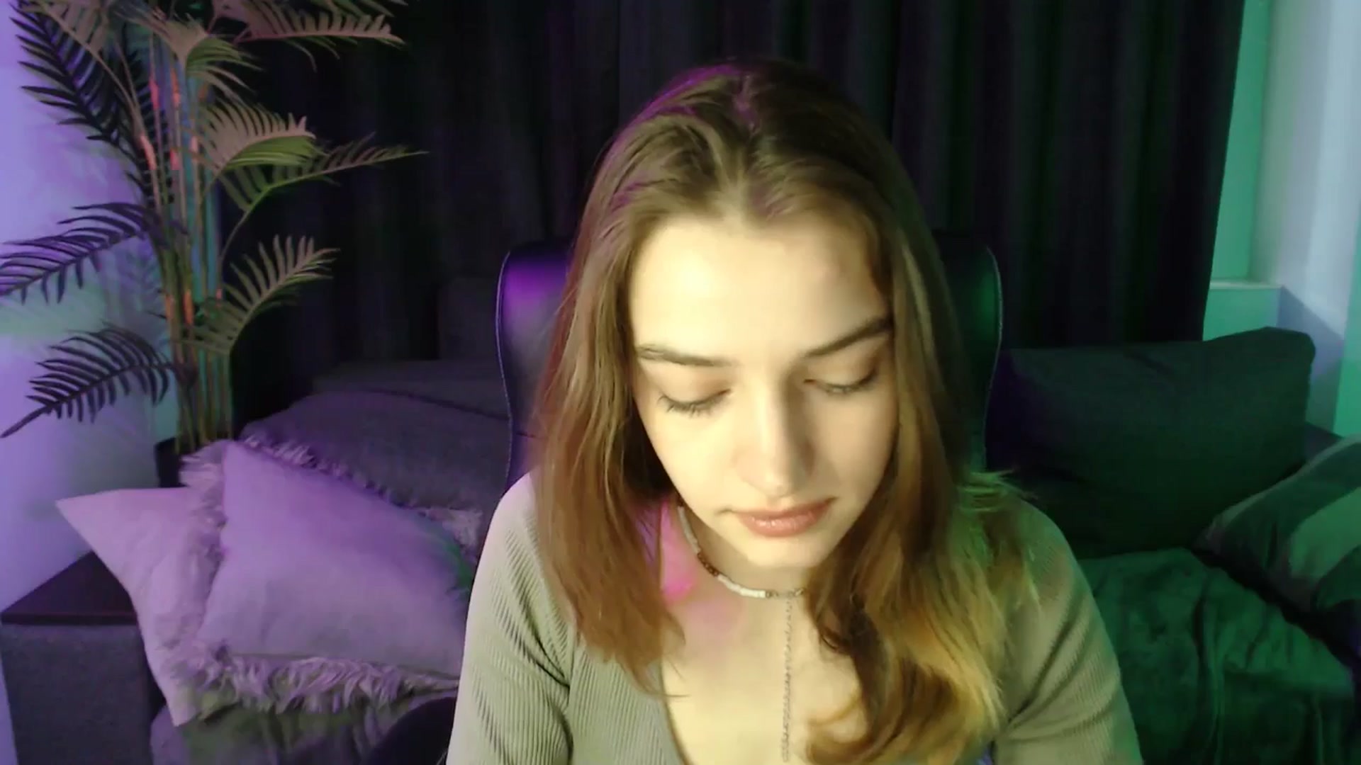 Gallery image thumbnail from LaraMinx's myfreecams stream on, 04/28/2026, 11:16 image 6 of 20