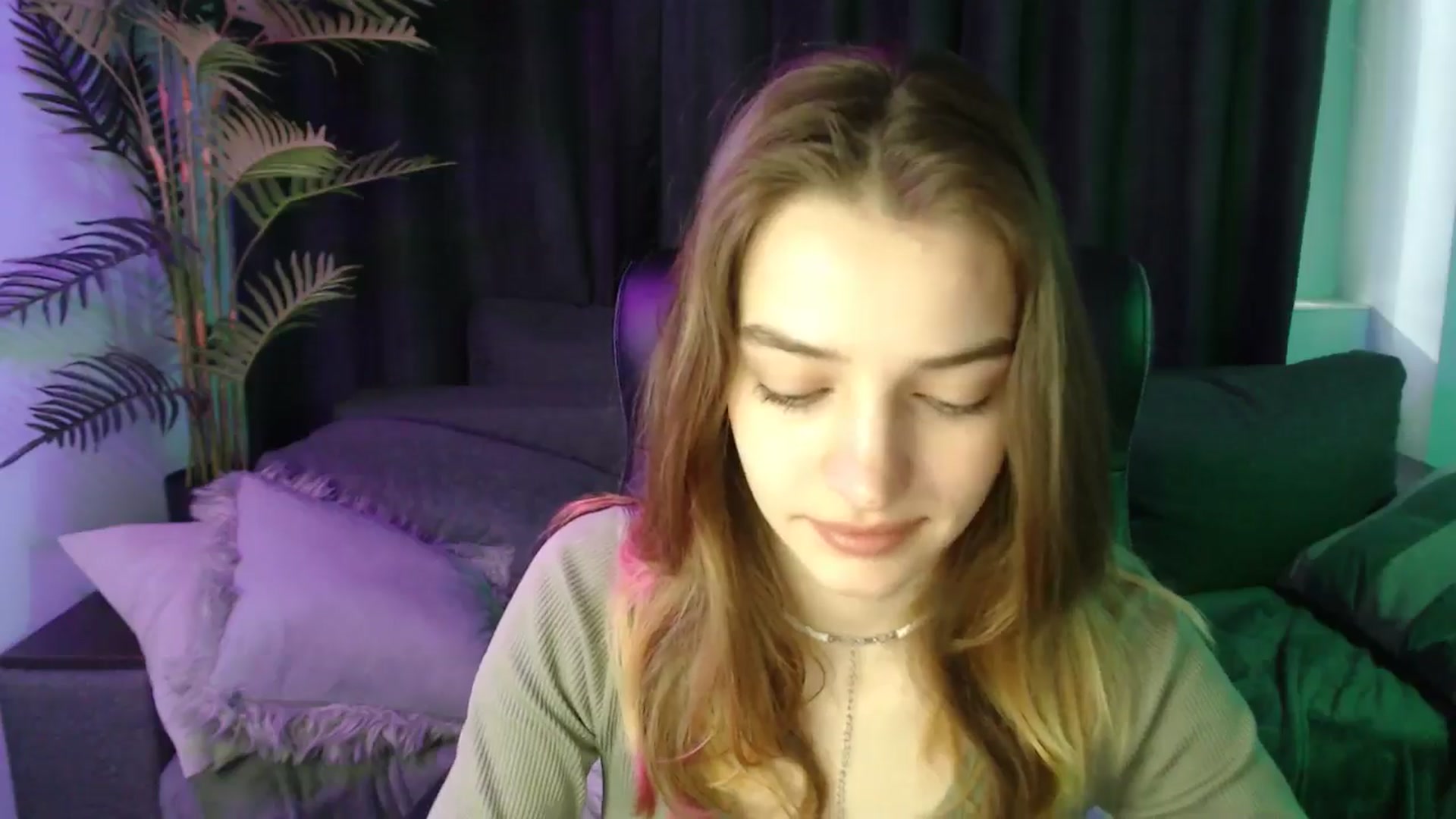 Gallery image thumbnail from LaraMinx's myfreecams stream on, 04/28/2026, 12:50 image 13 of 20