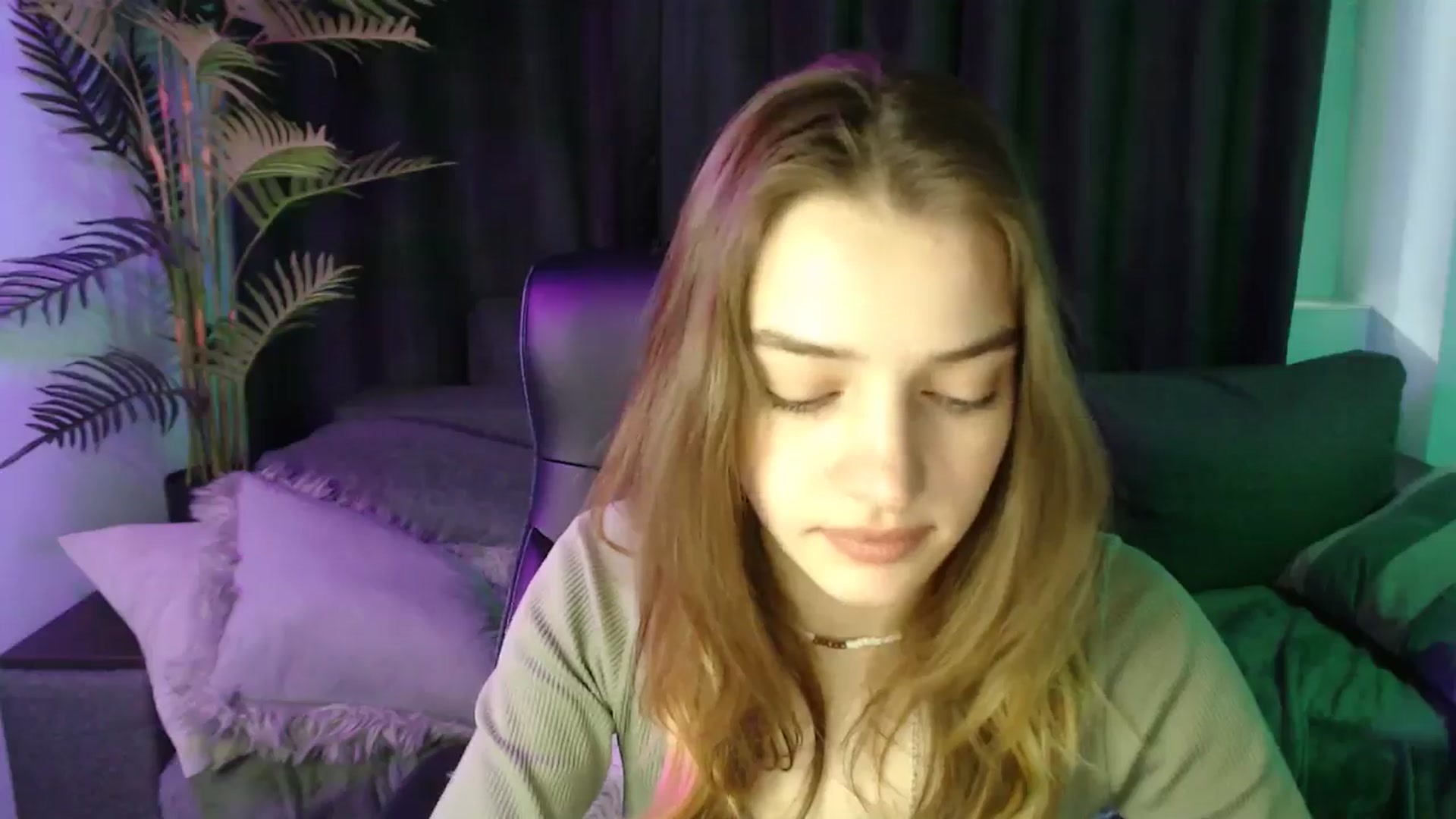 Gallery image thumbnail from LaraMinx's myfreecams stream on, 04/28/2026, 12:50 image 5 of 20