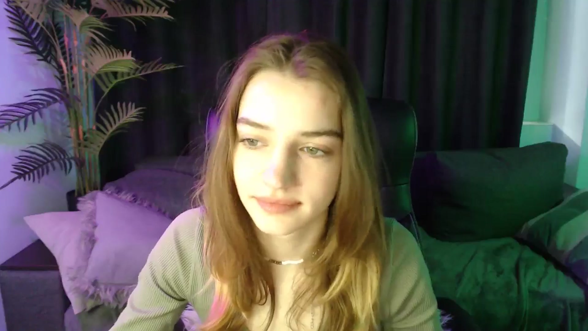 Gallery image thumbnail from LaraMinx's myfreecams stream on, 04/28/2026, 12:50 image 6 of 20