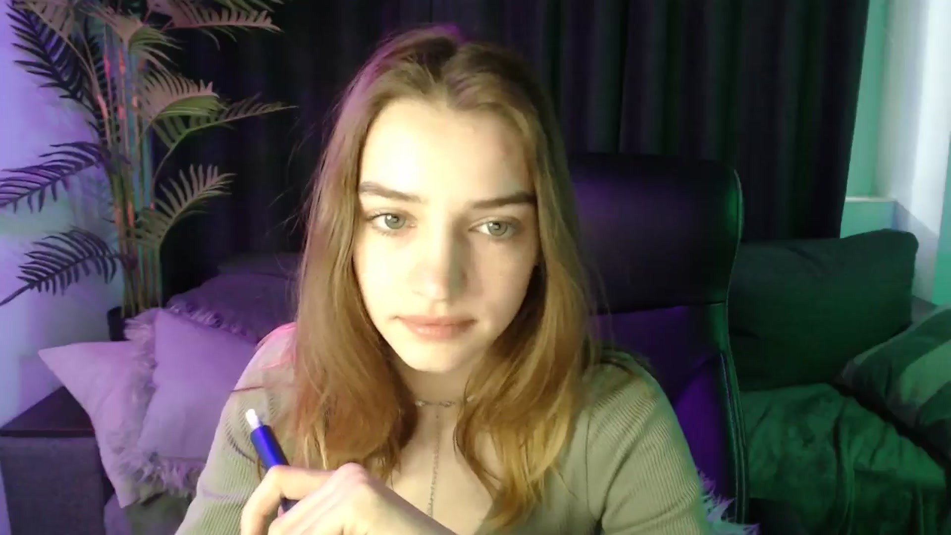 Gallery image thumbnail from LaraMinx's myfreecams stream on, 04/28/2026, 12:50 image 18 of 20