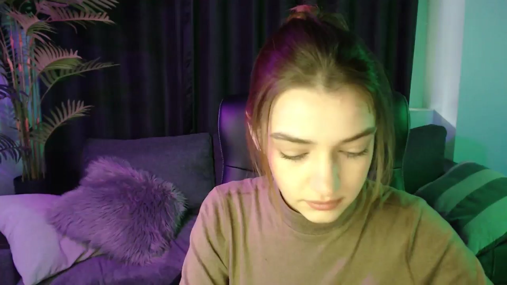 Gallery image thumbnail from LaraMinx's myfreecams stream on, 04/29/2026, 08:55 image 20 of 20