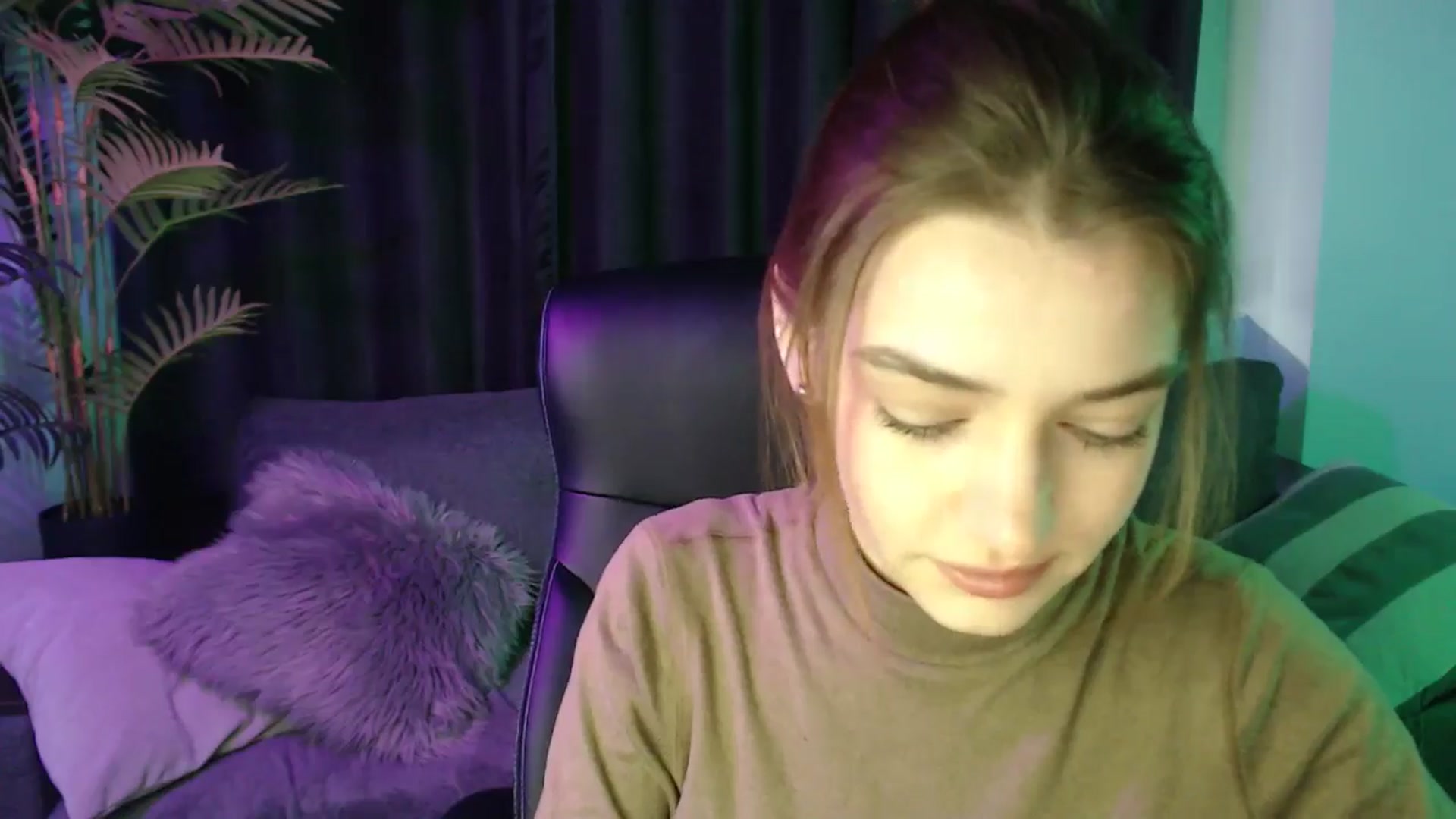 Gallery image thumbnail from LaraMinx's myfreecams stream on, 04/29/2026, 08:55 image 14 of 20