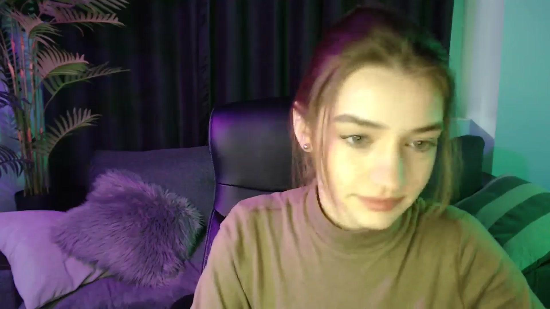 Gallery image thumbnail from LaraMinx's myfreecams stream on, 04/29/2026, 08:55 image 15 of 20