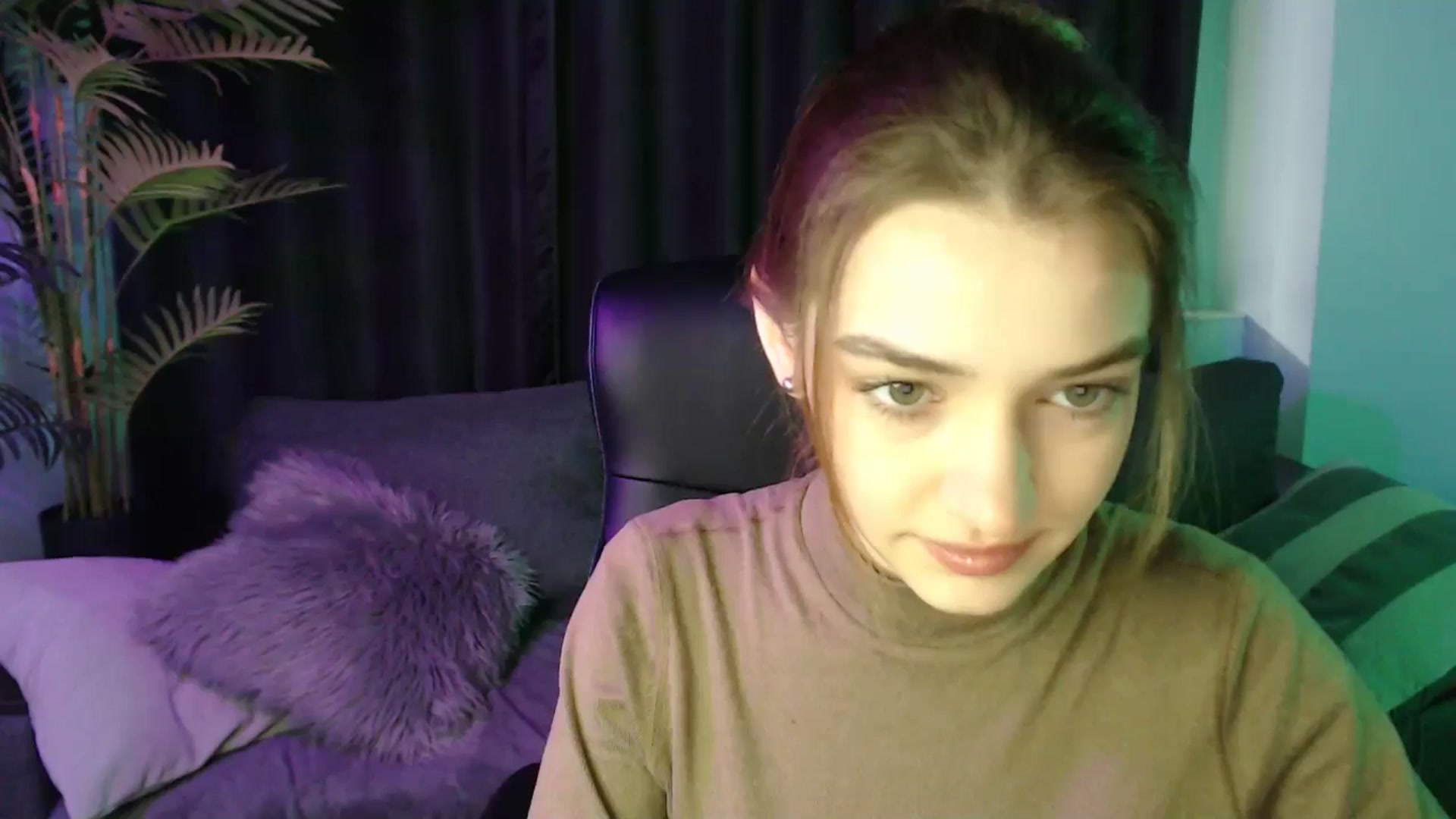 Gallery image thumbnail from LaraMinx's myfreecams stream on, 04/29/2026, 08:55 image 10 of 20