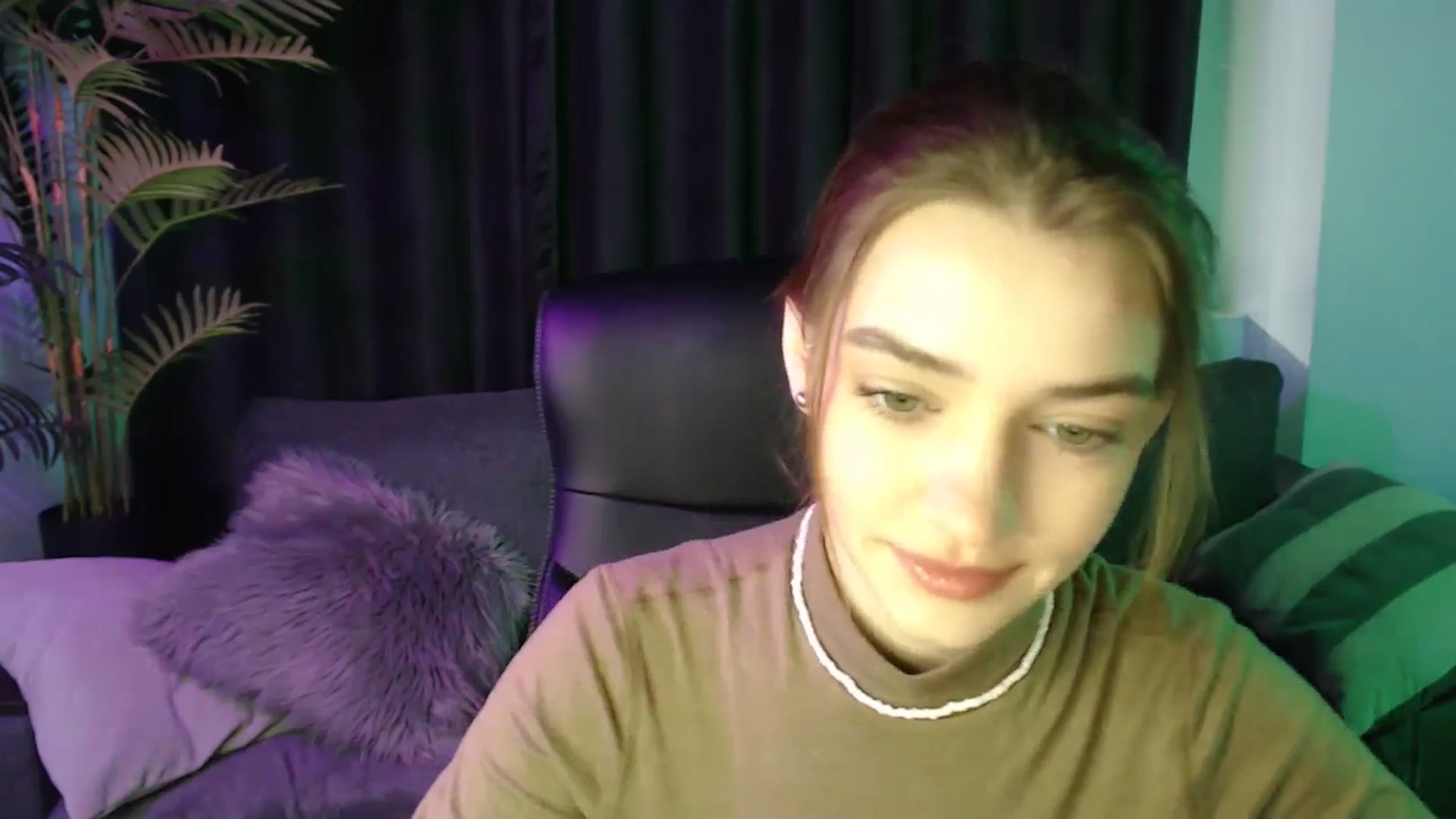 Gallery image thumbnail from LaraMinx's myfreecams stream on, 04/29/2026, 08:55 image 9 of 20