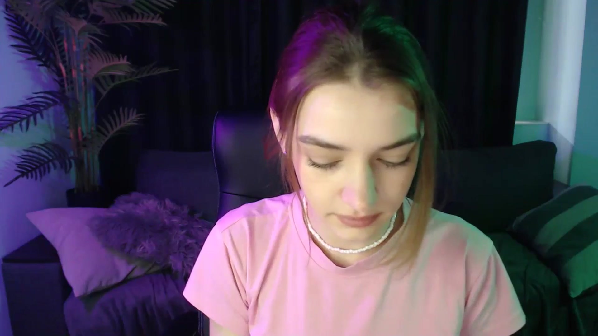 Gallery image thumbnail from LaraMinx's myfreecams stream on, 04/29/2026, 10:13 image 14 of 20