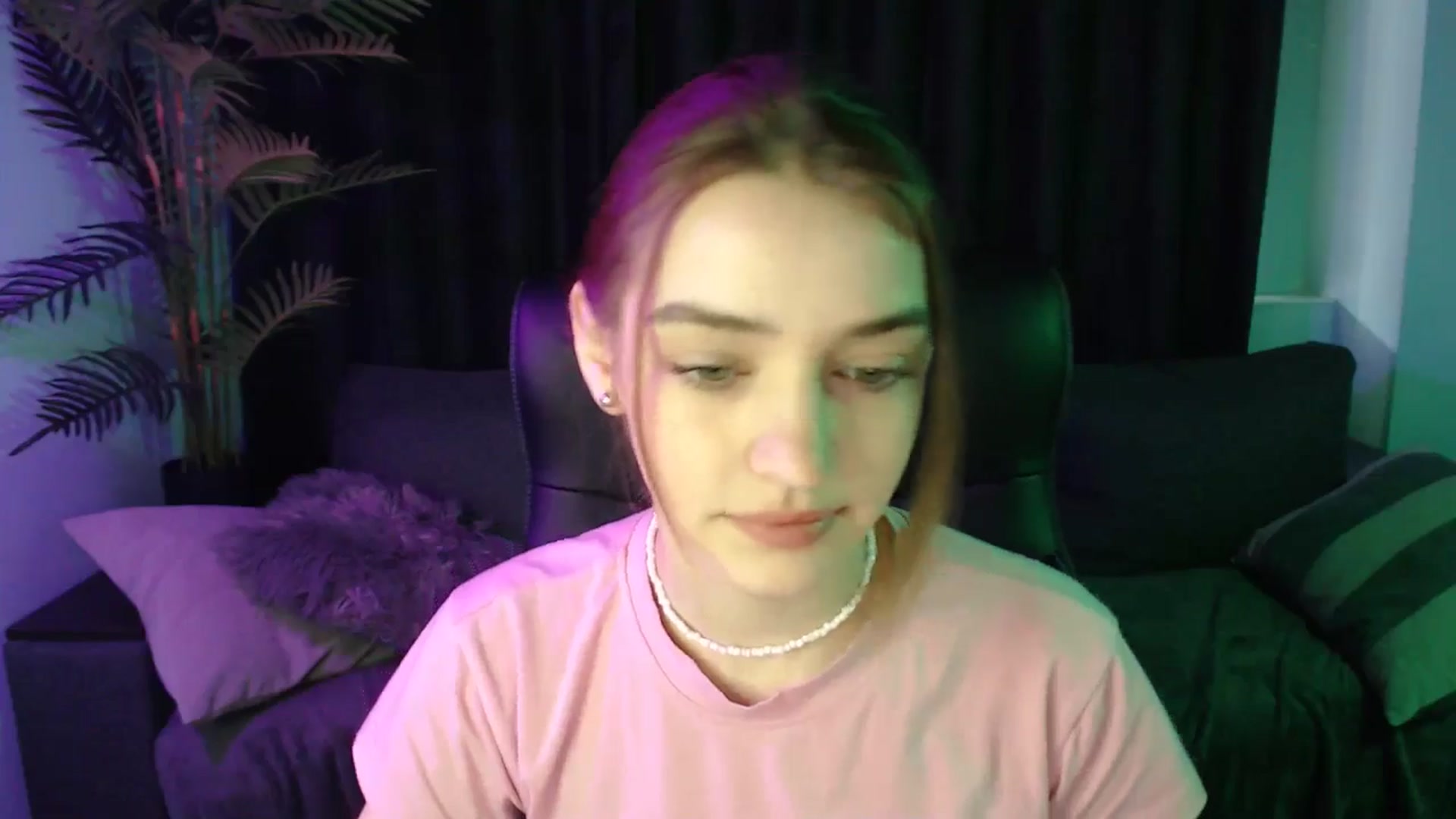 Gallery image thumbnail from LaraMinx's myfreecams stream on, 04/29/2026, 10:13 image 7 of 20