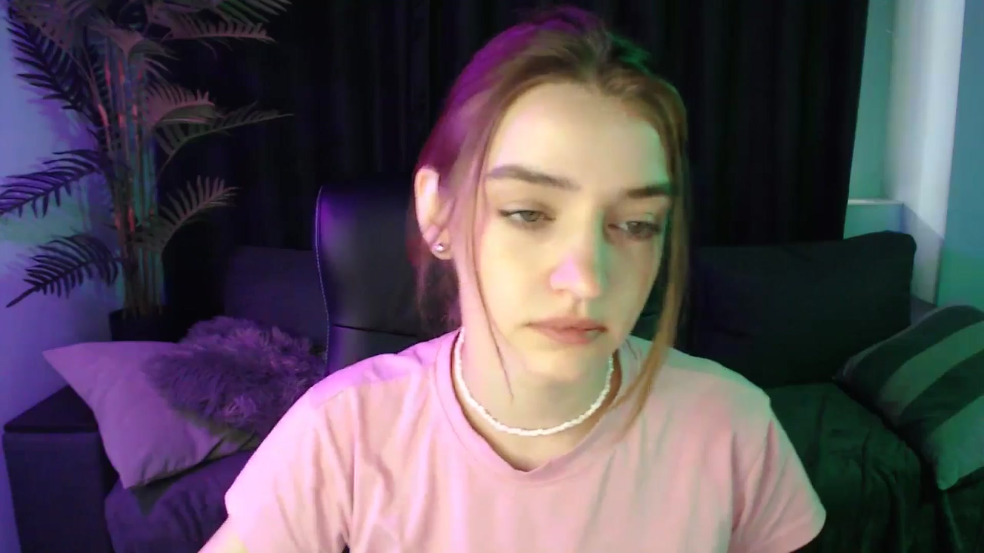 Gallery image thumbnail from LaraMinx's myfreecams stream on, 04/29/2026, 10:13 image 16 of 20
