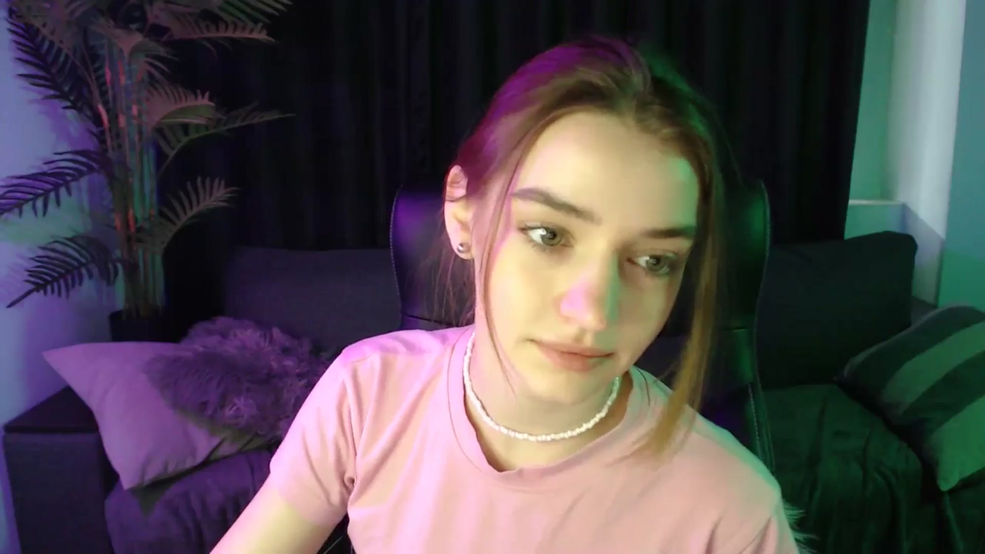 Gallery image thumbnail from LaraMinx's myfreecams stream on, 04/29/2026, 10:13 image 12 of 20
