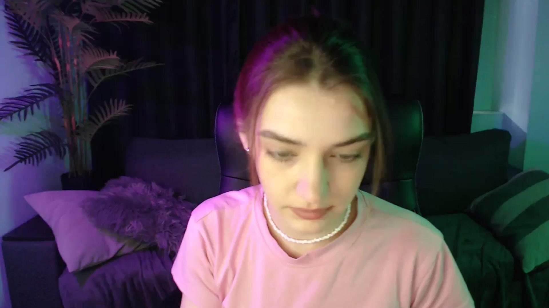 Gallery image thumbnail from LaraMinx's myfreecams stream on, 04/29/2026, 10:13 image 1 of 20