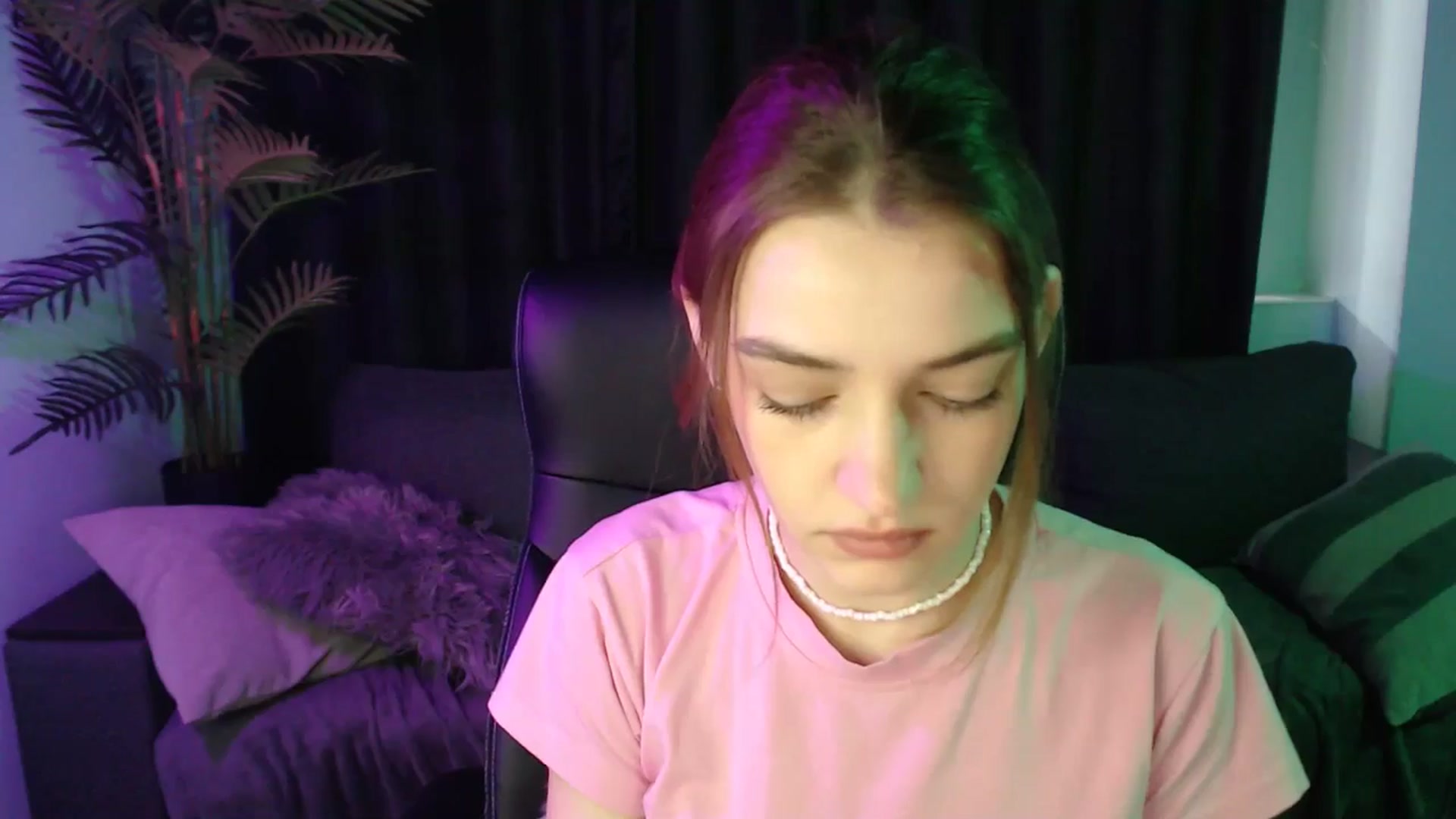 Gallery image thumbnail from LaraMinx's myfreecams stream on, 04/29/2026, 10:13 image 19 of 20
