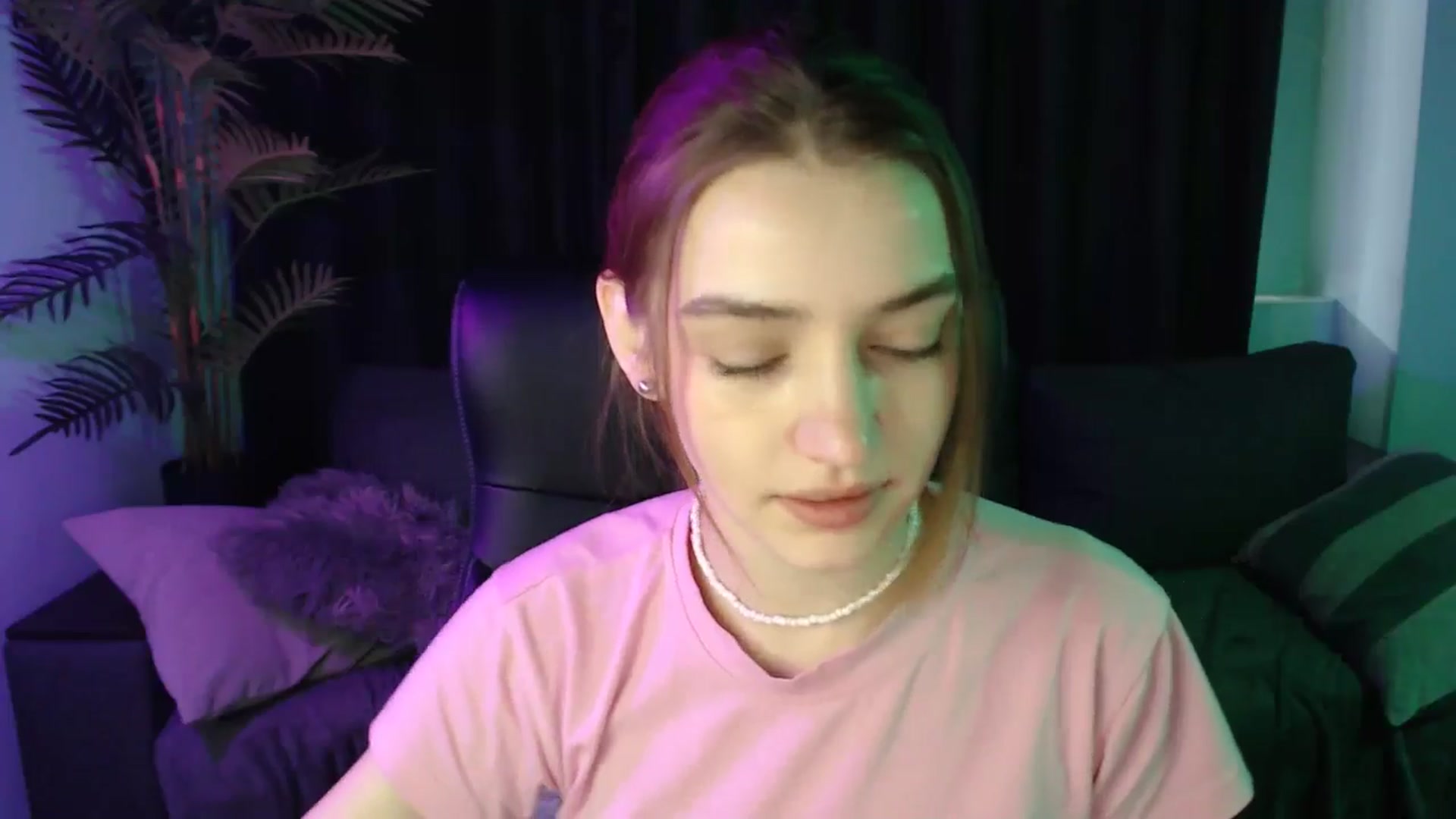 Gallery image thumbnail from LaraMinx's myfreecams stream on, 04/29/2026, 10:13 image 11 of 20