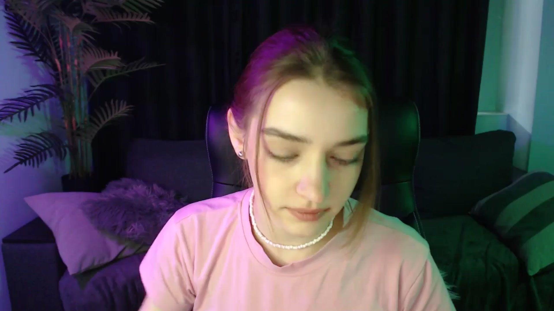 Gallery image thumbnail from LaraMinx's myfreecams stream on, 04/29/2026, 10:13 image 8 of 20