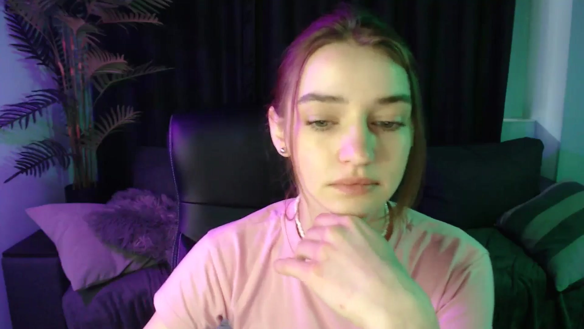 Gallery image thumbnail from LaraMinx's myfreecams stream on, 04/29/2026, 10:13 image 6 of 20