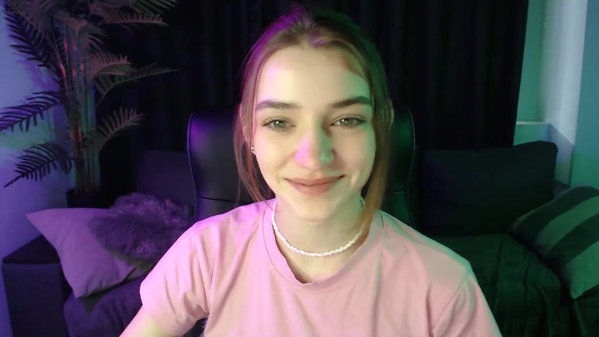 Gallery image thumbnail from LaraMinx's myfreecams stream on, 04/29/2026, 10:13 image 10 of 20