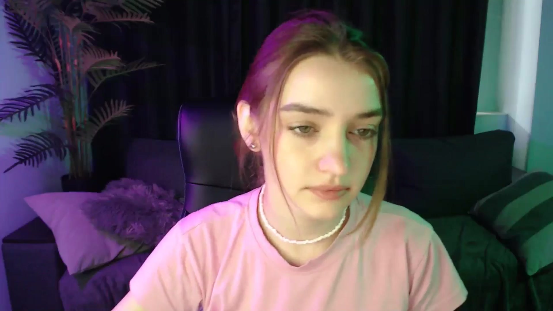 Gallery image thumbnail from LaraMinx's myfreecams stream on, 04/29/2026, 10:13 image 18 of 20