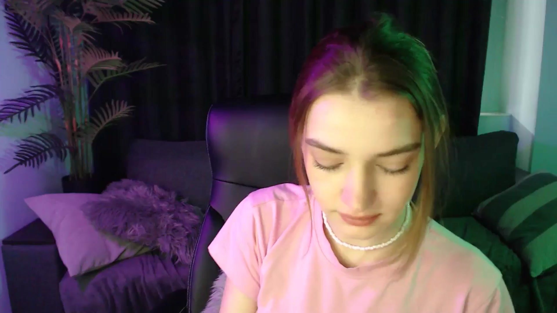 Gallery image thumbnail from LaraMinx's myfreecams stream on, 04/29/2026, 10:13 image 13 of 20