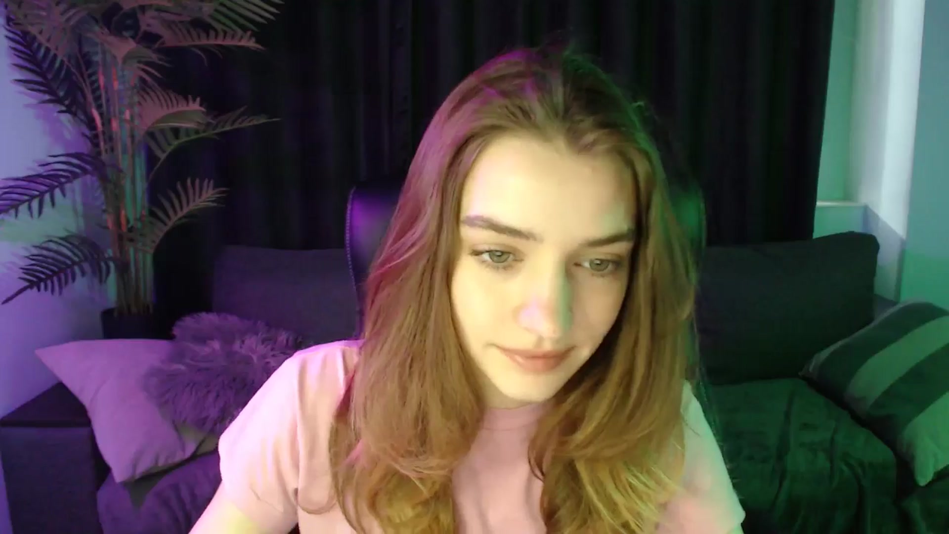 Gallery image thumbnail from LaraMinx's myfreecams stream on, 04/29/2026, 12:35 image 2 of 20