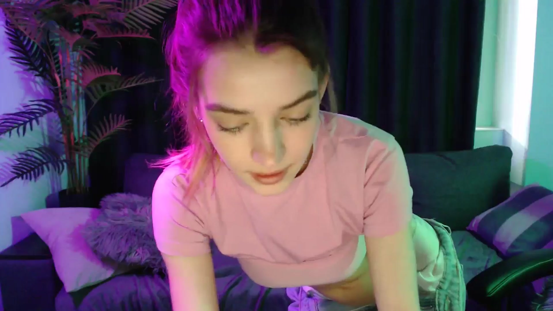 Gallery image thumbnail from LaraMinx's myfreecams stream on, 04/29/2026, 12:35 image 11 of 20