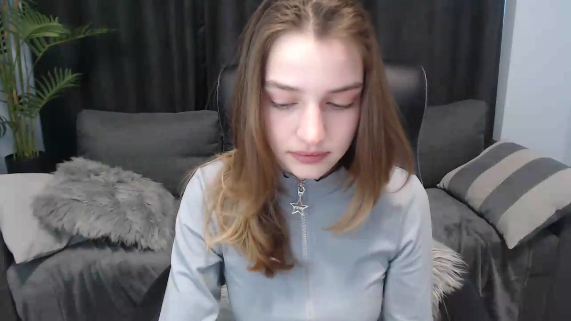 Gallery image thumbnail from LaraMinx's myfreecams stream on, 05/04/2026, 10:24 image 16 of 20
