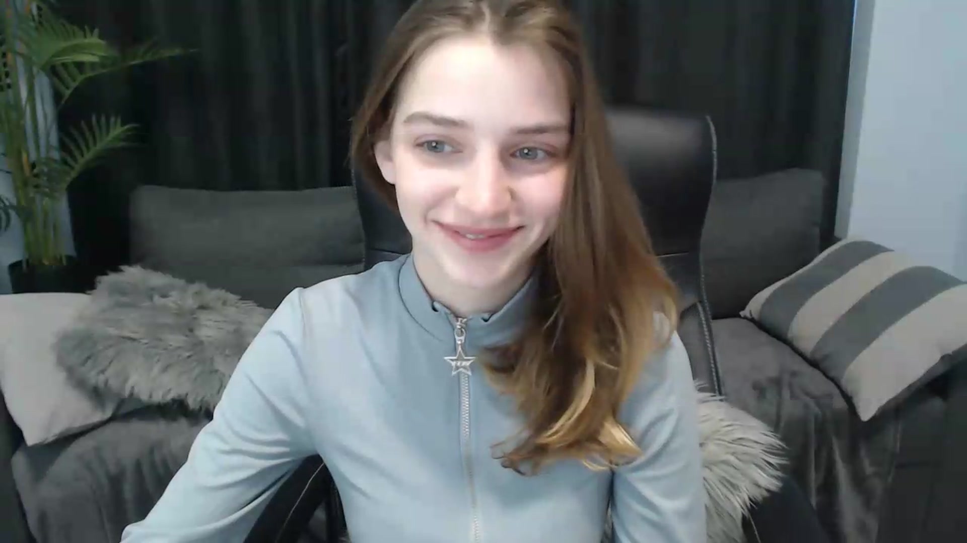 Gallery image thumbnail from LaraMinx's myfreecams stream on, 05/04/2026, 10:24 image 17 of 20