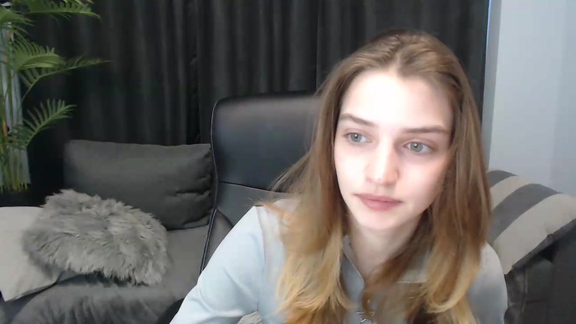 Gallery image thumbnail from LaraMinx's myfreecams stream on, 05/04/2026, 12:35 image 5 of 20