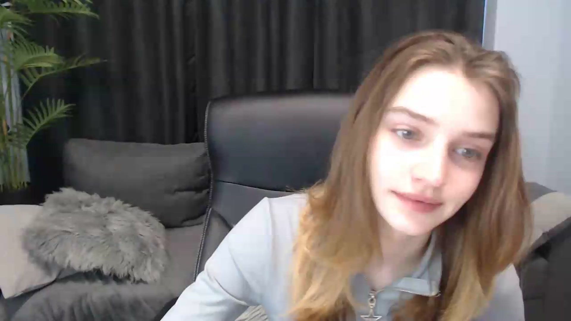 Gallery image thumbnail from LaraMinx's myfreecams stream on, 05/04/2026, 12:35 image 14 of 20