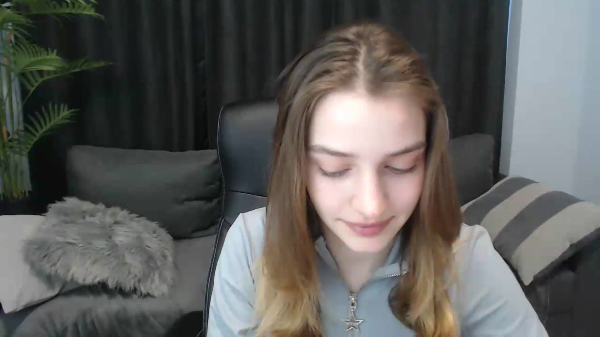 Gallery image thumbnail from LaraMinx's myfreecams stream on, 05/04/2026, 12:35 image 7 of 20