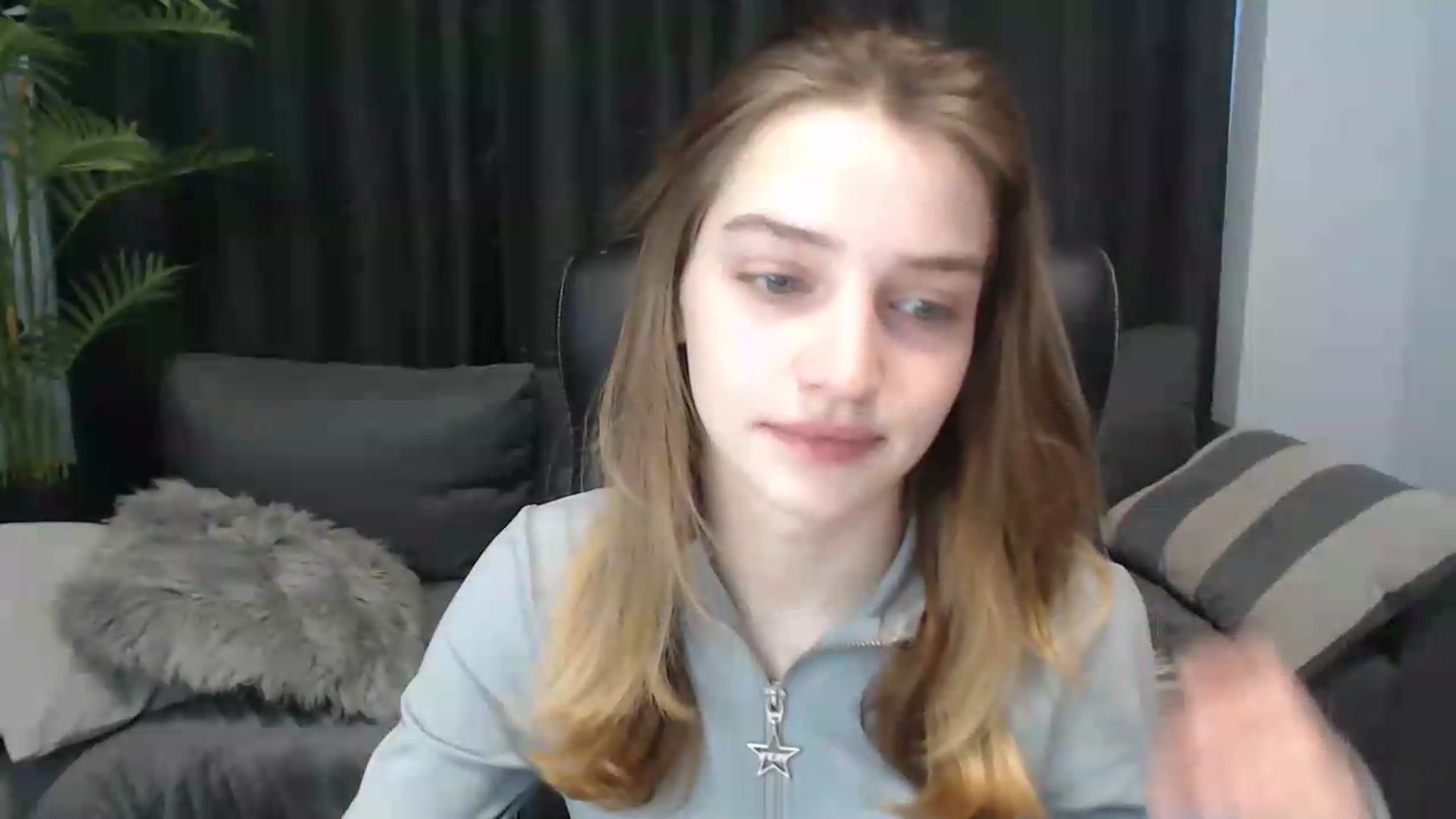 Gallery image thumbnail from LaraMinx's myfreecams stream on, 05/04/2026, 12:35 image 8 of 20