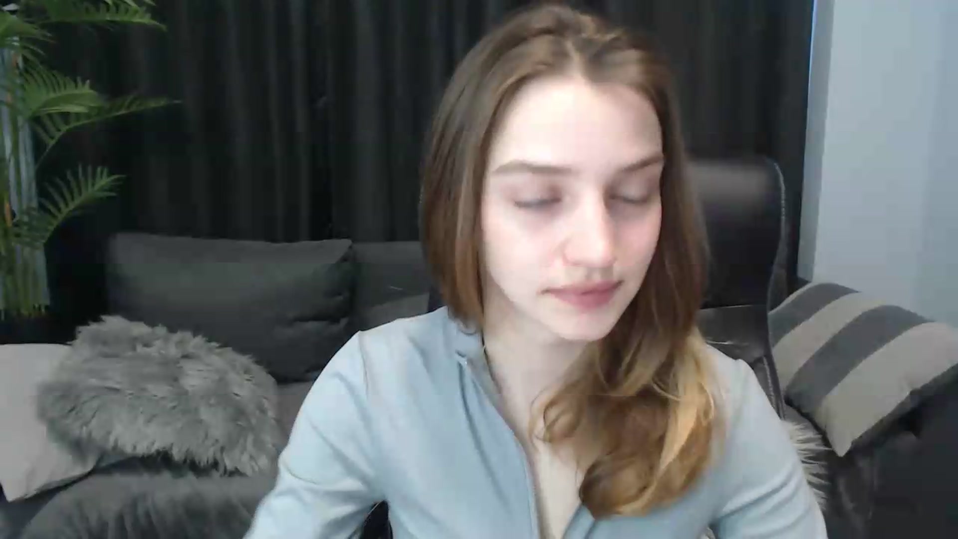 Gallery image thumbnail from LaraMinx's myfreecams stream on, 05/04/2026, 12:35 image 17 of 20