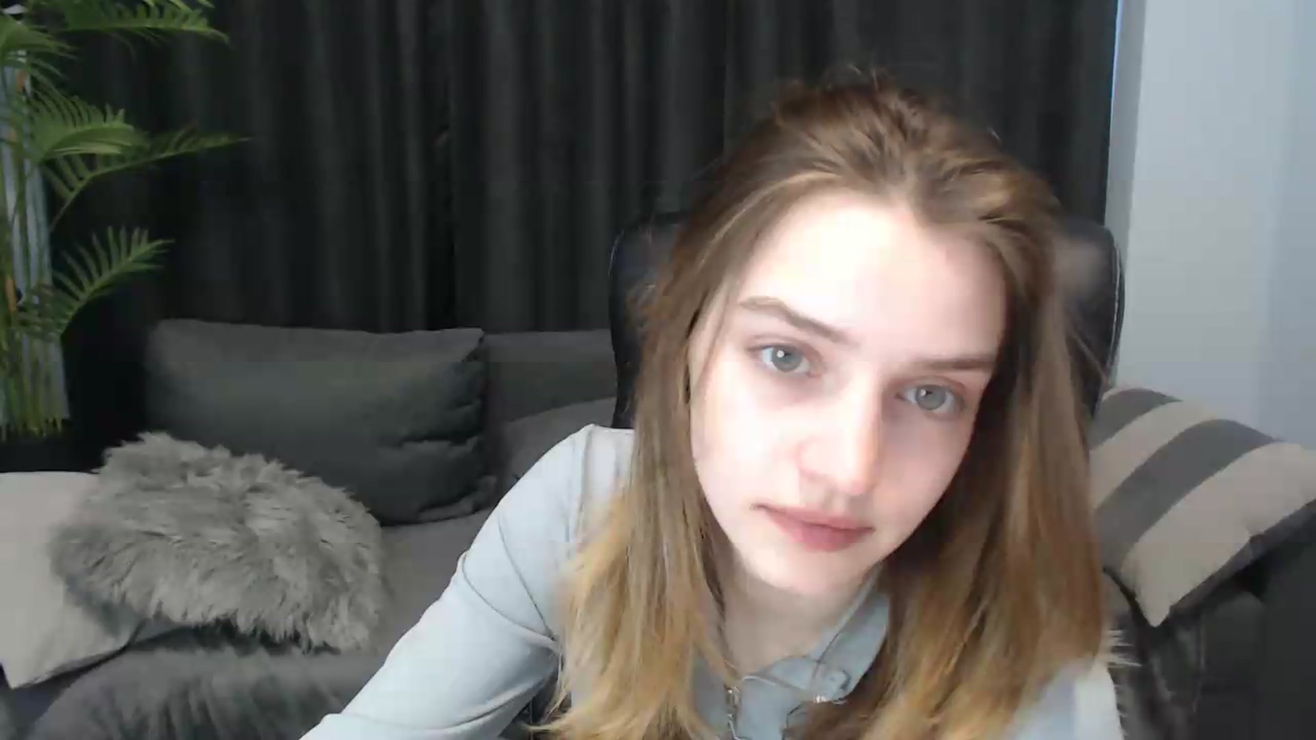 Gallery image thumbnail from LaraMinx's myfreecams stream on, 05/04/2026, 12:35 image 11 of 20