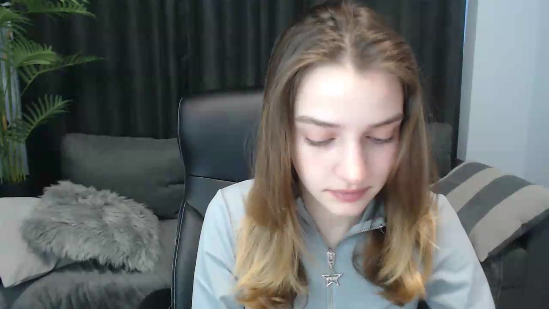 Gallery image thumbnail from LaraMinx's myfreecams stream on, 05/04/2026, 12:35 image 10 of 20