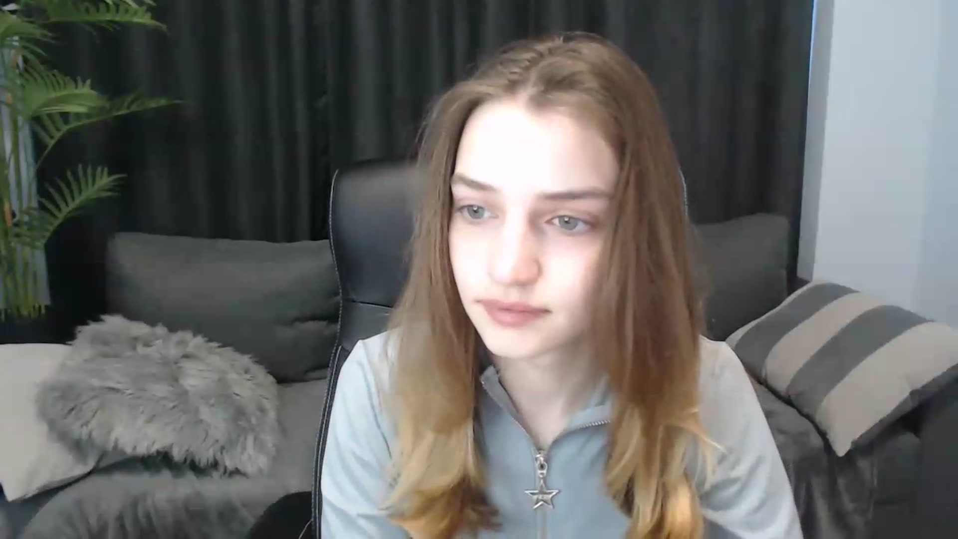 Gallery image thumbnail from LaraMinx's myfreecams stream on, 05/04/2026, 12:35 image 6 of 20