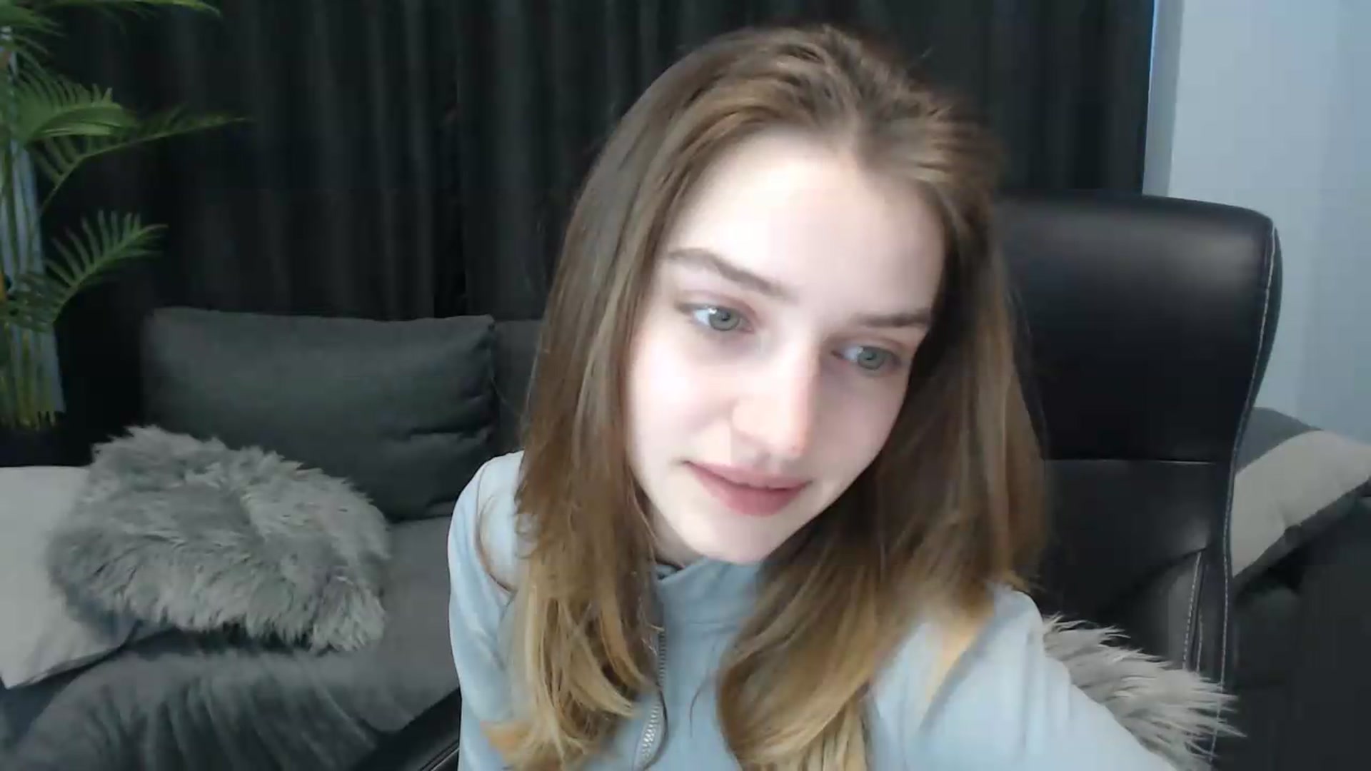 Gallery image thumbnail from LaraMinx's myfreecams stream on, 05/04/2026, 13:07 image 12 of 20