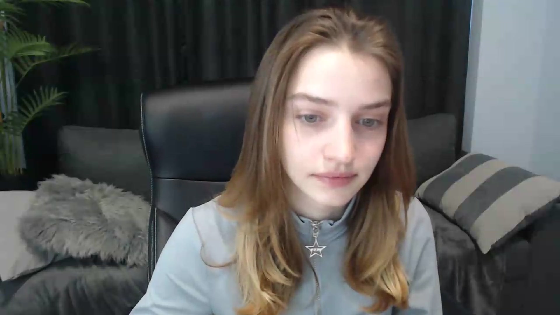 Gallery image thumbnail from LaraMinx's myfreecams stream on, 05/04/2026, 13:07 image 15 of 20