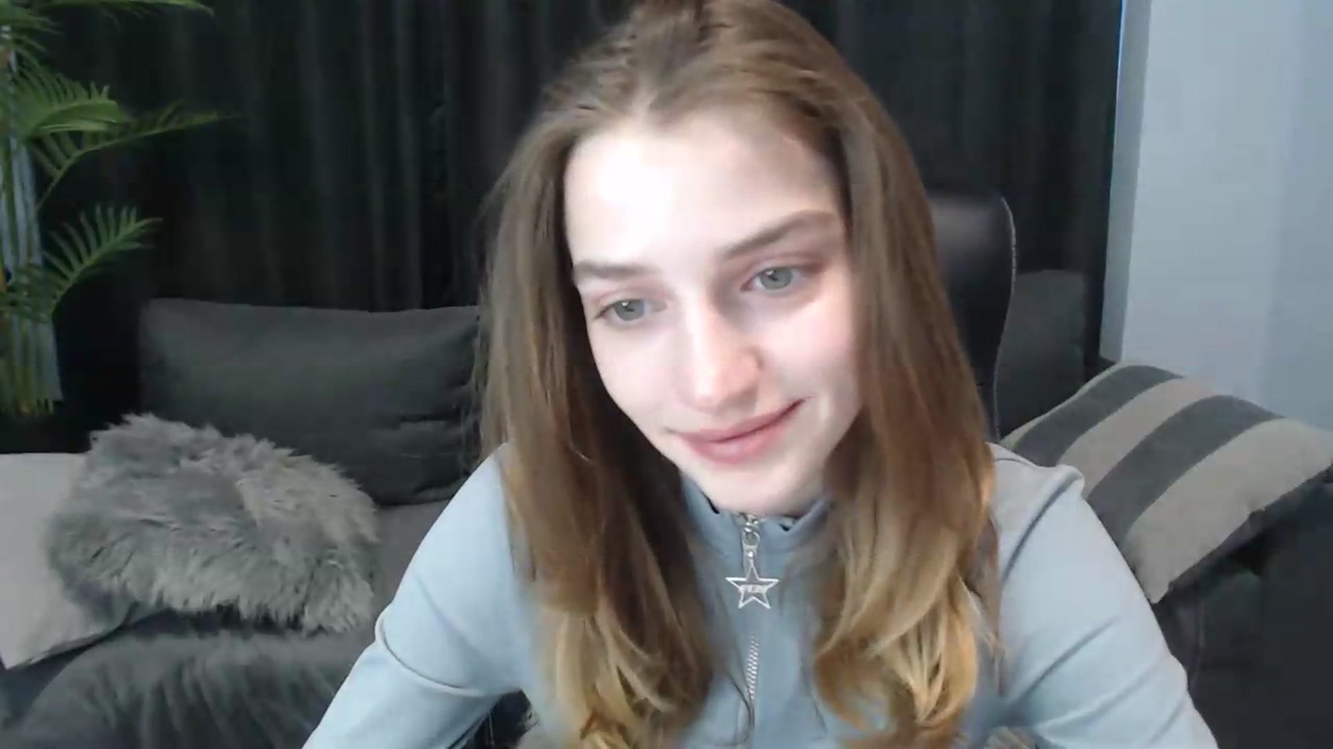 Gallery image thumbnail from LaraMinx's myfreecams stream on, 05/04/2026, 13:07 image 3 of 20