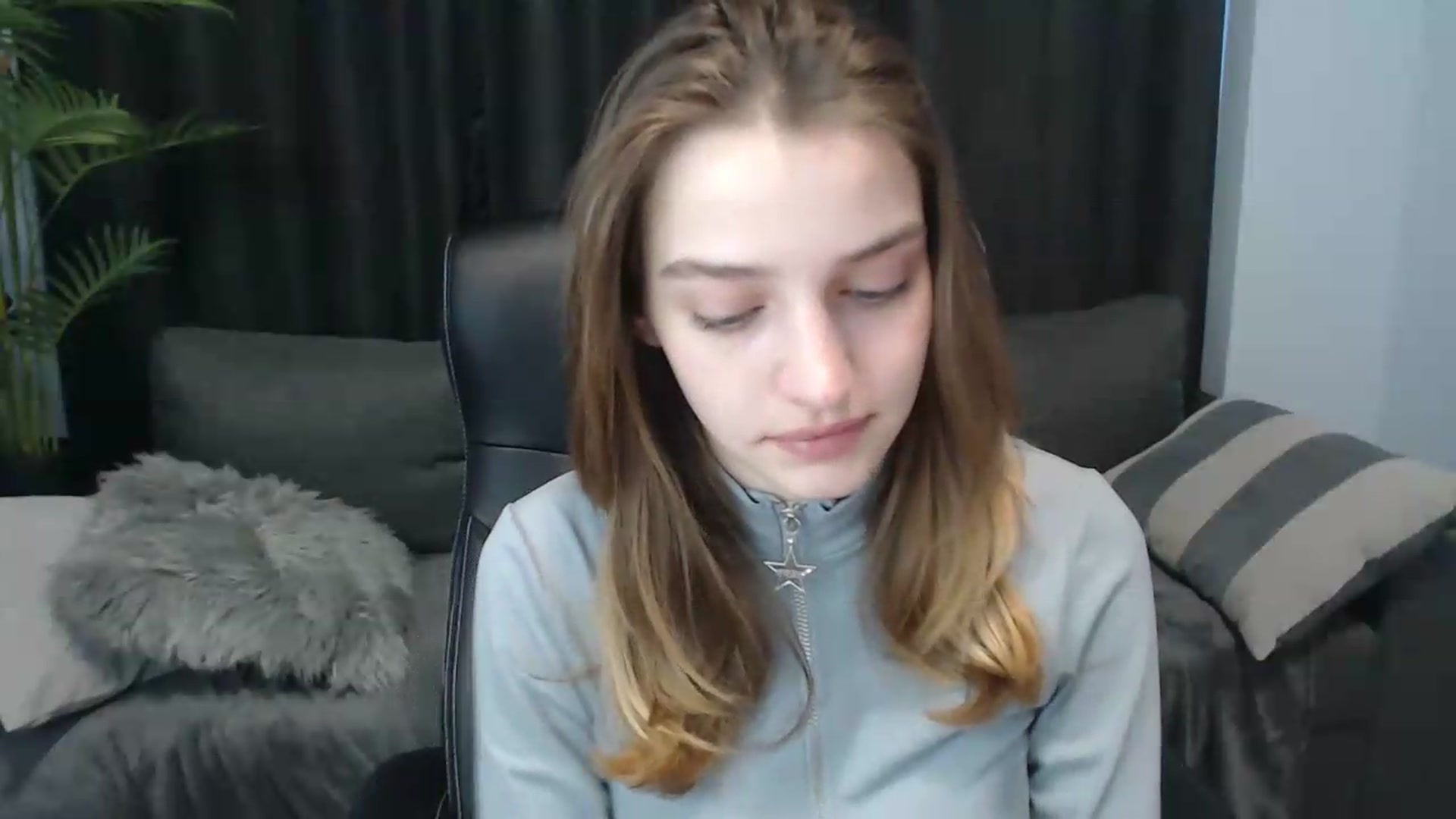 Gallery image thumbnail from LaraMinx's myfreecams stream on, 05/04/2026, 13:07 image 18 of 20