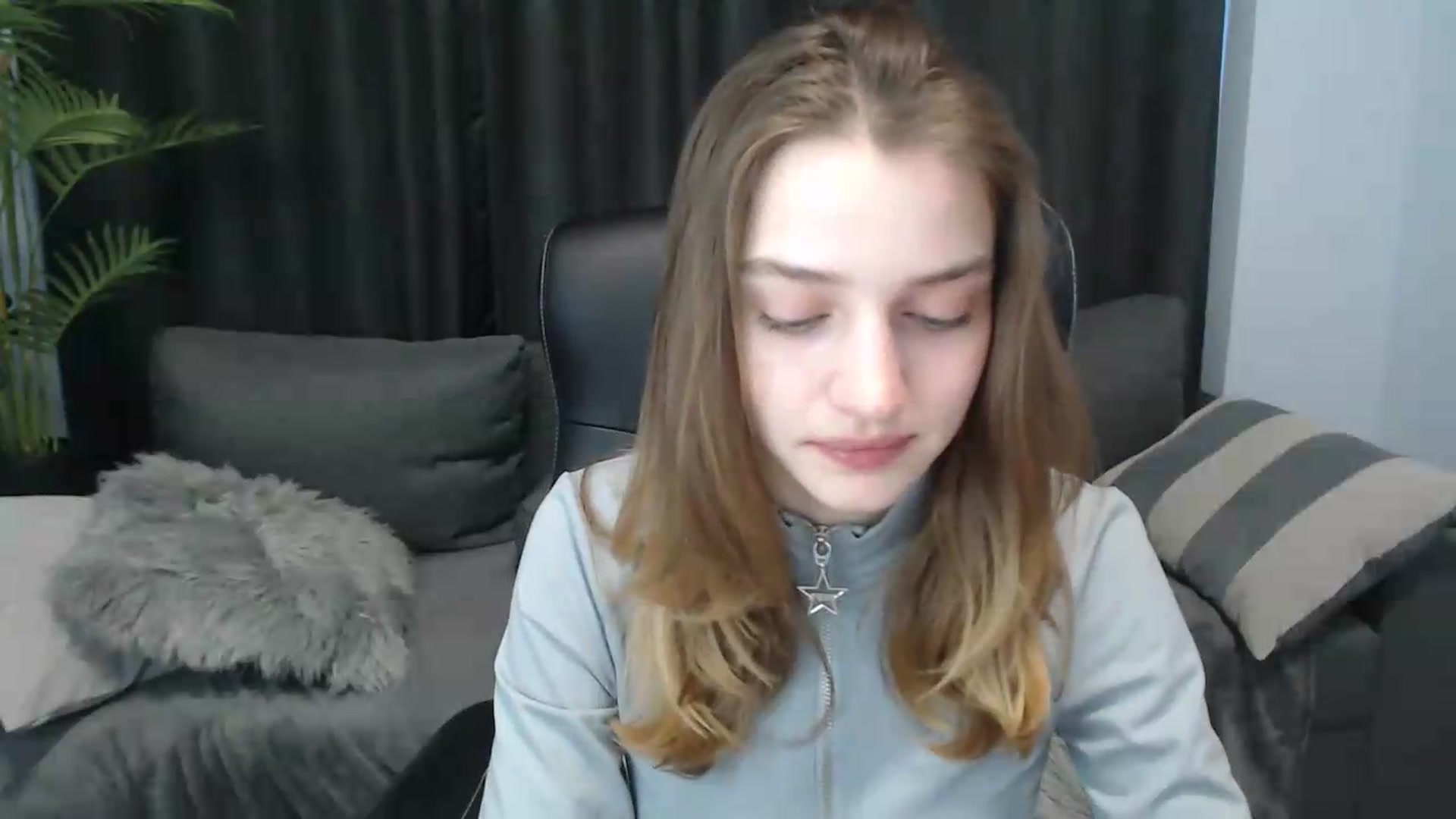 Gallery image thumbnail from LaraMinx's myfreecams stream on, 05/04/2026, 13:07 image 6 of 20