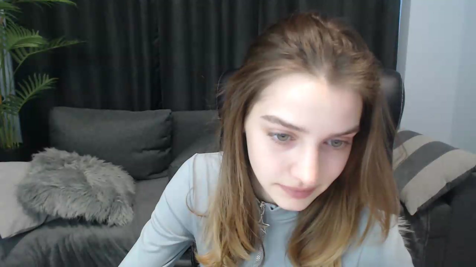 Gallery image thumbnail from LaraMinx's myfreecams stream on, 05/04/2026, 13:07 image 16 of 20