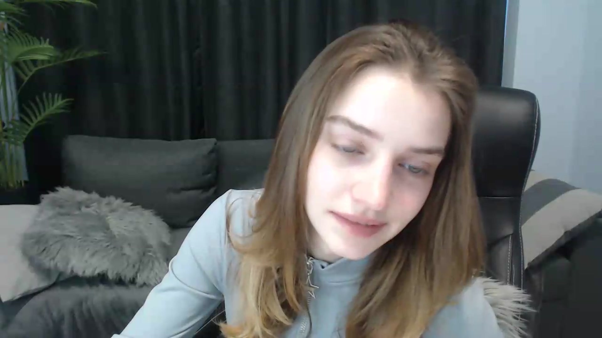 Gallery image thumbnail from LaraMinx's myfreecams stream on, 05/04/2026, 13:07 image 10 of 20