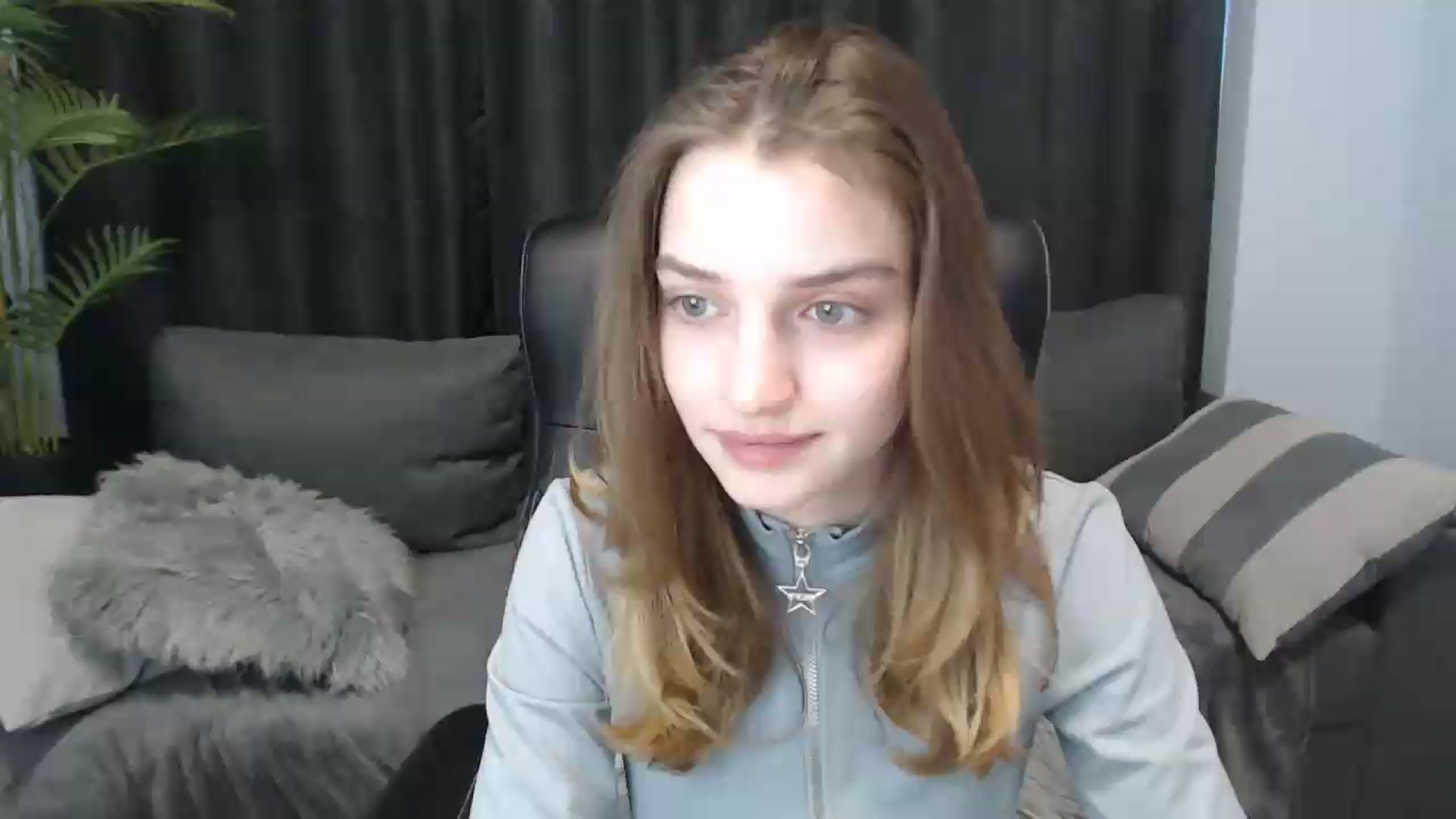 Gallery image thumbnail from LaraMinx's myfreecams stream on, 05/04/2026, 13:07 image 1 of 20