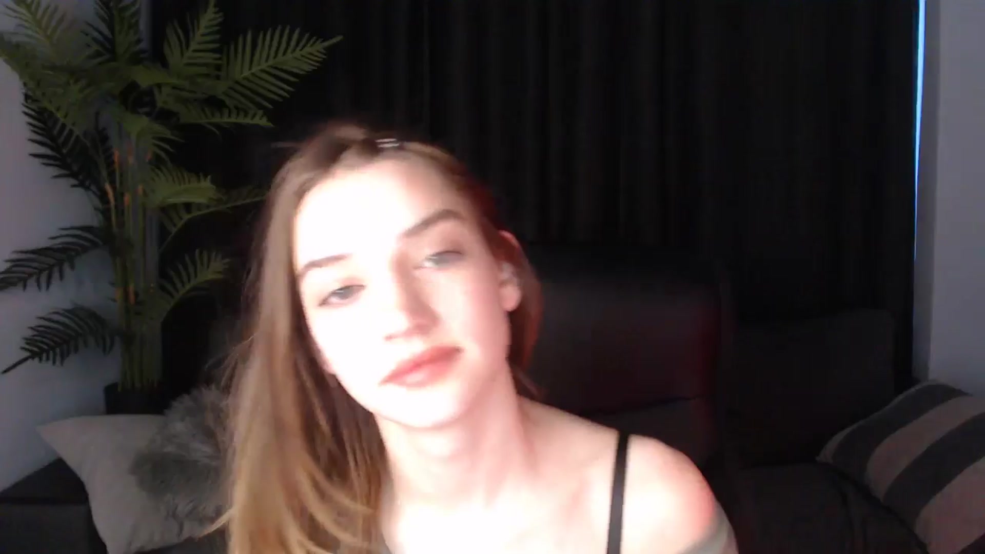 Gallery image thumbnail from LaraMinx's myfreecams stream on, 05/05/2026, 10:07 image 12 of 20