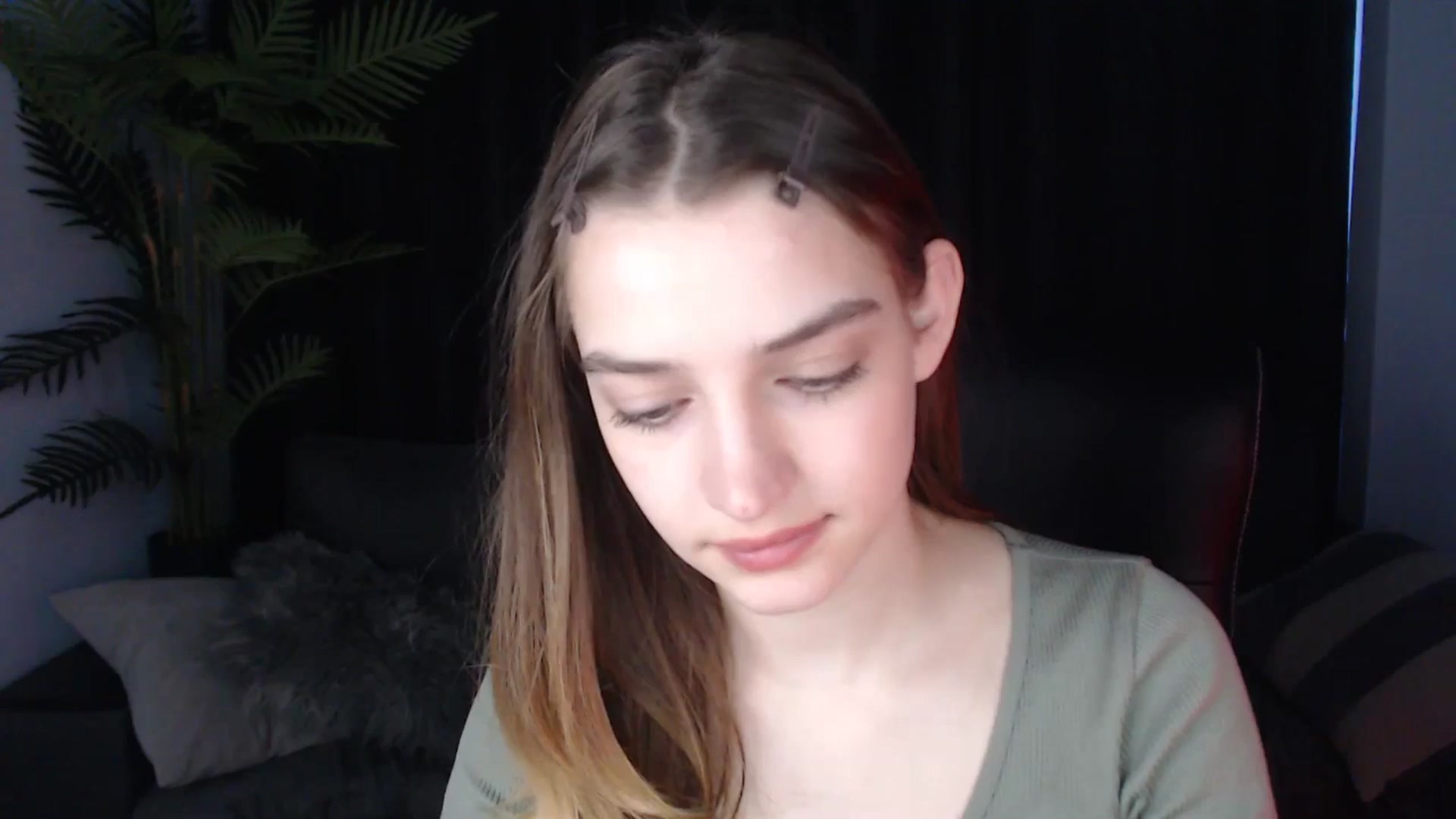 Gallery image thumbnail from LaraMinx's myfreecams stream on, 05/05/2026, 12:27 image 19 of 20
