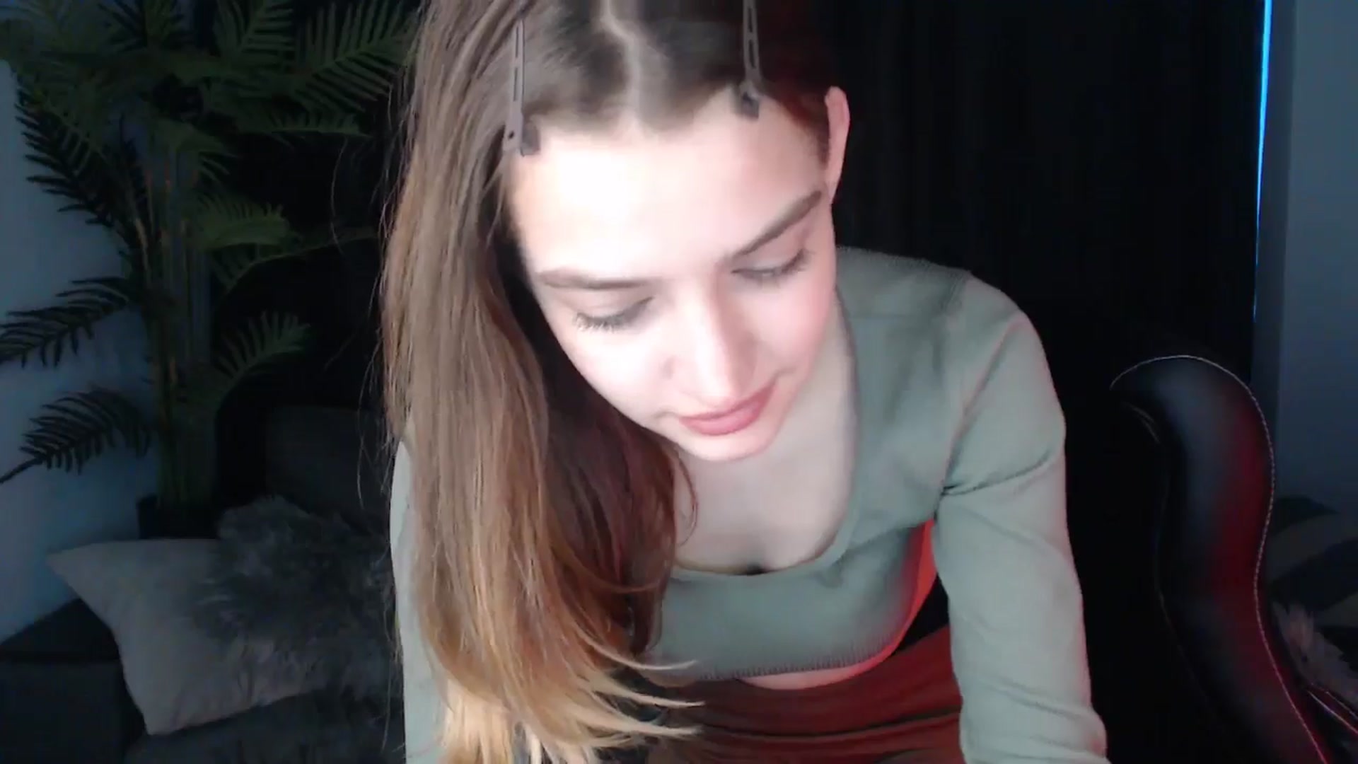 Gallery image thumbnail from LaraMinx's myfreecams stream on, 05/05/2026, 12:27 image 17 of 20