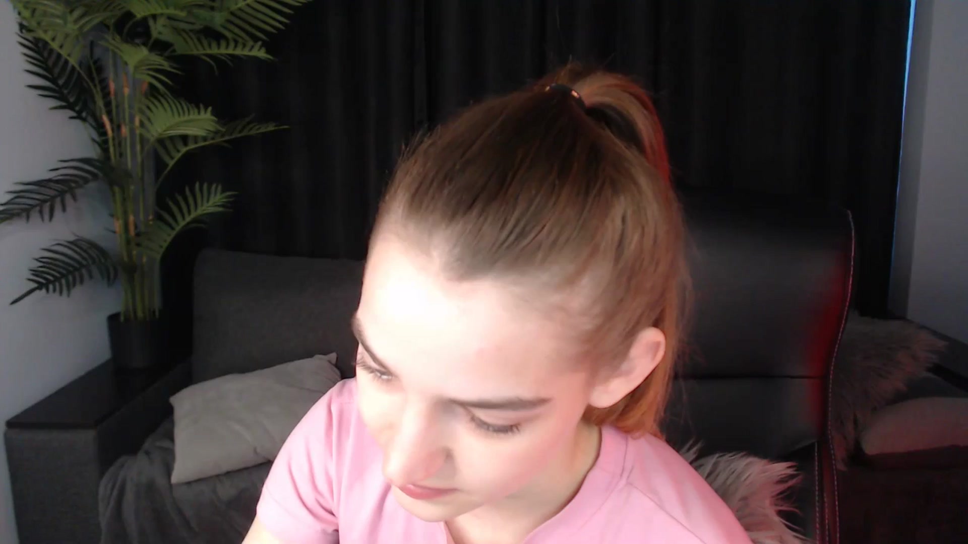 Gallery image thumbnail from LaraMinx's myfreecams stream on, 05/06/2026, 11:24 image 1 of 20