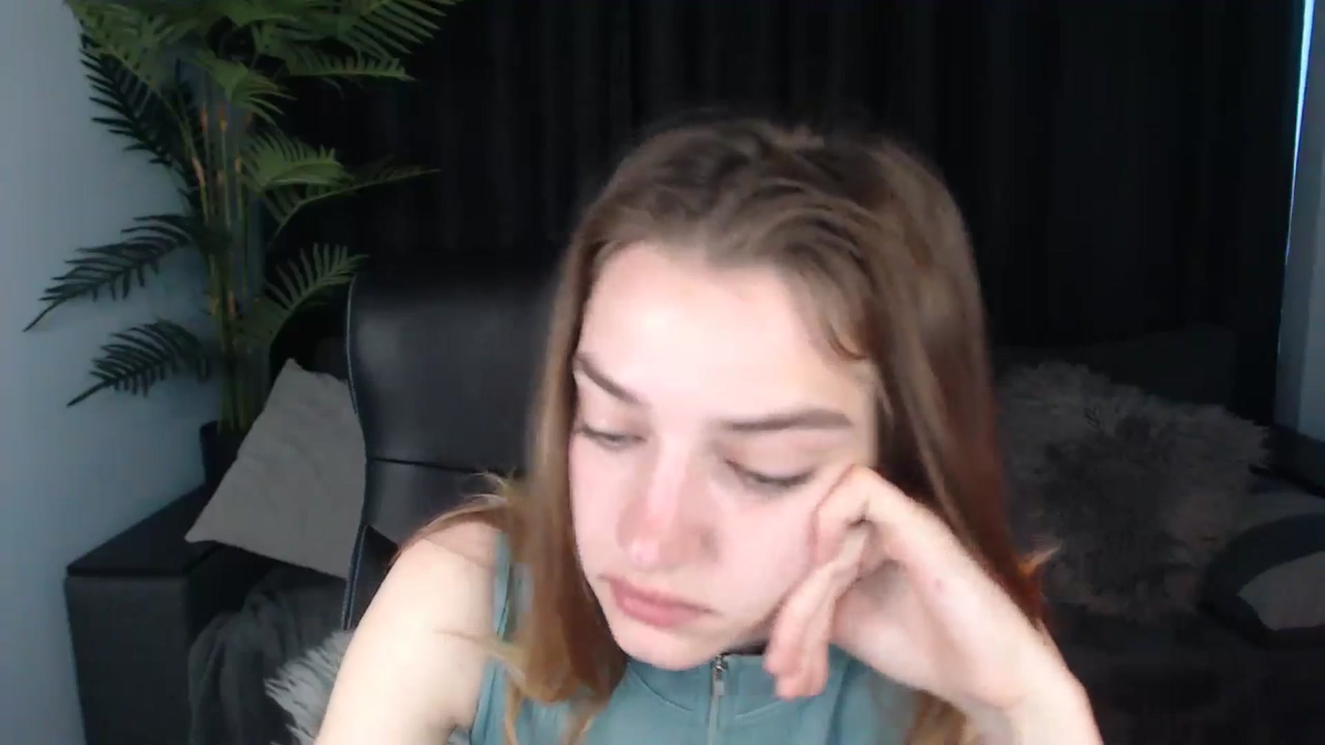 Gallery image thumbnail from LaraMinx's myfreecams stream on, 05/09/2026, 08:46 image 4 of 20